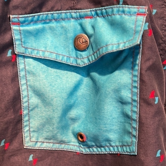 Quicksilver 🔥sale🔥🌟blue and red surf 🏄‍♂️ shorts - Picture 8 of 10